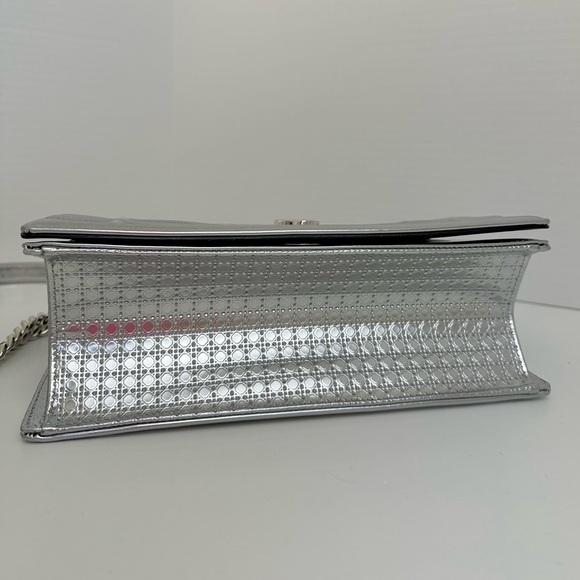 Christian Dior Diorama Silver Flap Shoulder Bag - Picture 12 of 16